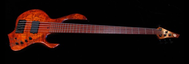 Bass of the Week: Bee Basses Worker Bee 5