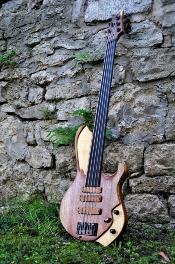 Bass of the Week: Oliver Lang Instruments Limes “Erik”