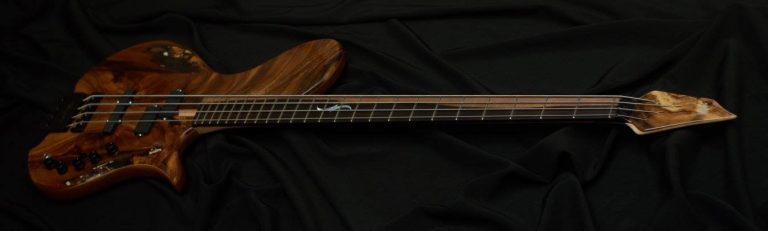 Bass of the Week: Maurizio ?ber Basses ?ber-Groove 4 Single Cut