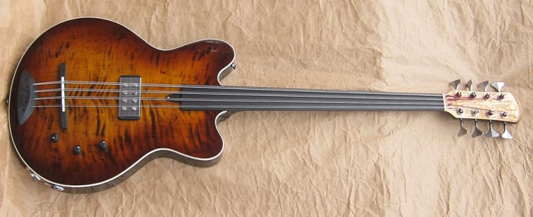 Bass of the Week: Versoul Swan 8
