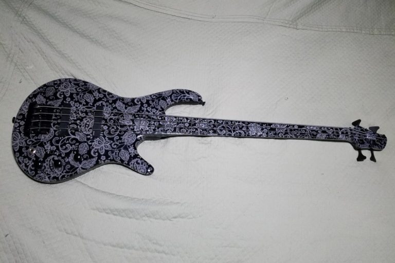 Bass of the Week: Lawalin Guitars Chamele Bass