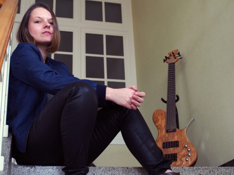 Bass of the Week: Roks Instruments Microtonal Futura