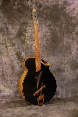 Bass of the Week: OJ Guitars BrummBass