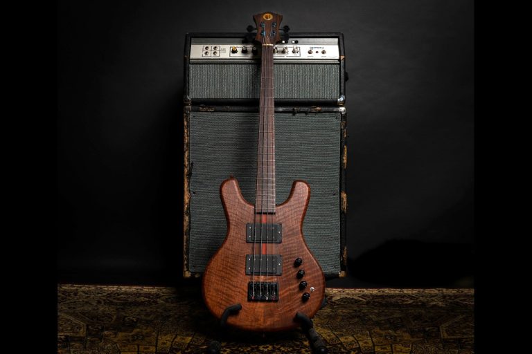 Bass of the Week: Owl Bass Guitars Alchemist 4/32