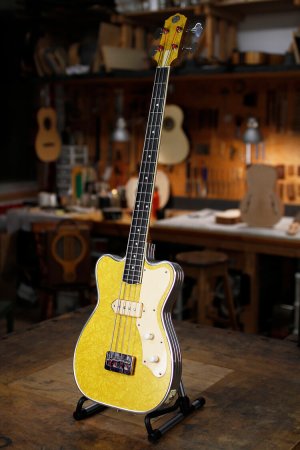 Bass of the Week: Daddy Mojo Electrics BeeKay Bass