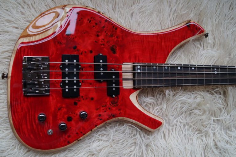 Bass of the Week: Hamor Guitars Lobster