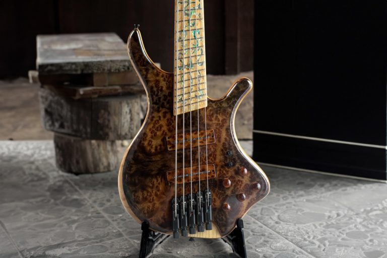 Bass of the Week: Odieng Orfeo H5 Headless Bass