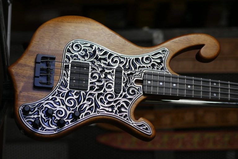 Bass of the Week: Hot Wire Schoengeist – A Custom-Built Beauty with Versatile Tones